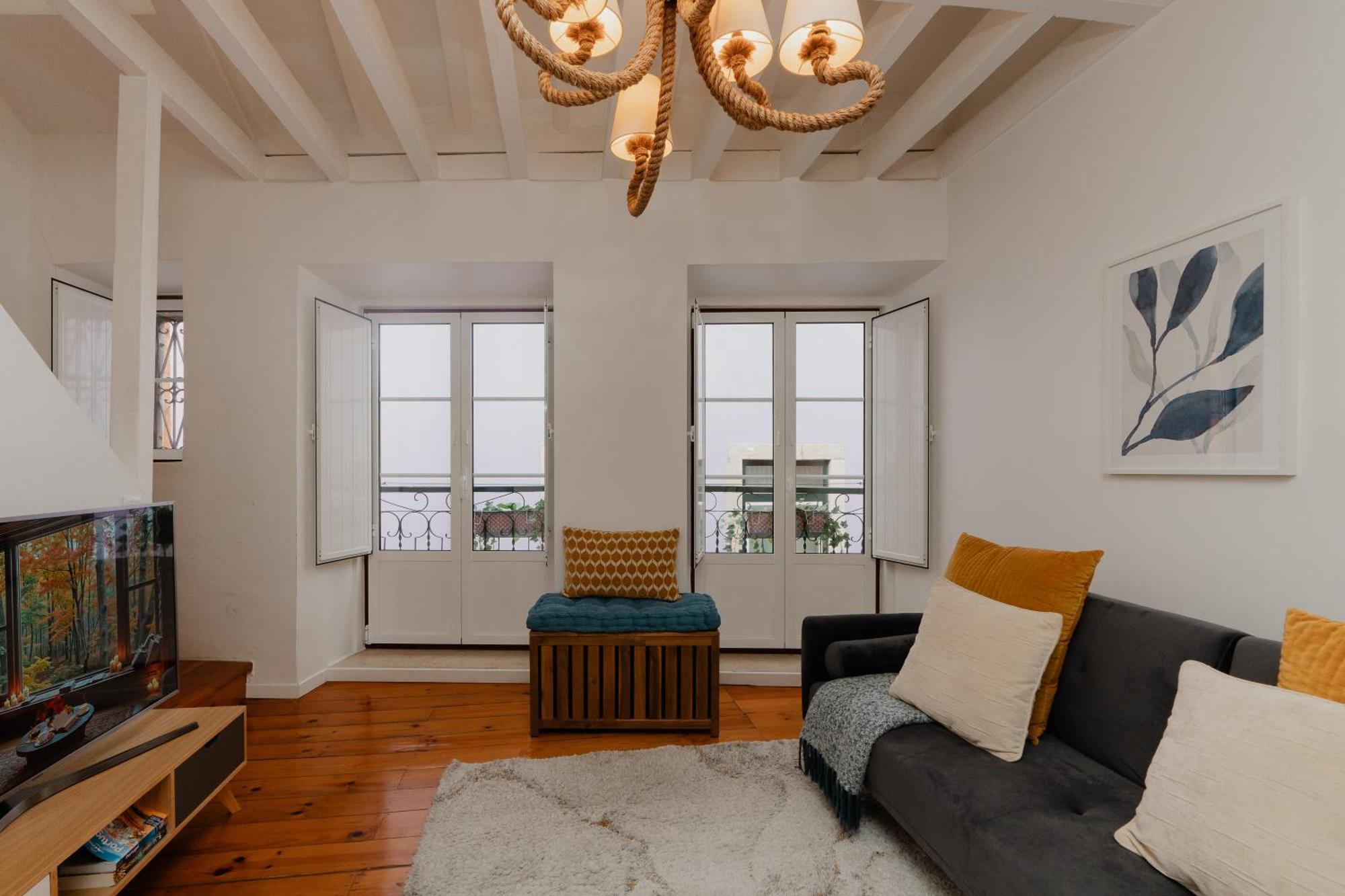 Stylish Getaway In A Mezzanine Flat By The Castle Apartment Lisbon Exterior photo