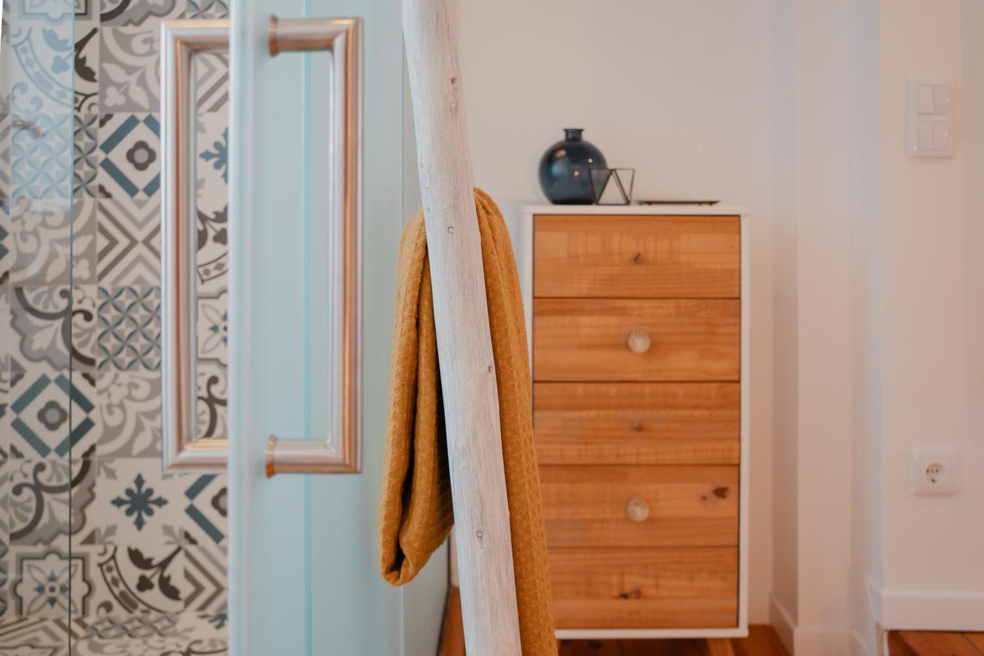 Stylish Getaway In A Mezzanine Flat By The Castle Apartment Lisbon Exterior photo